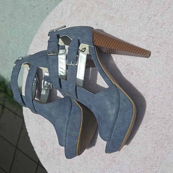 Guess open toe stacked heel suede platform booties - Picture 5 of 6